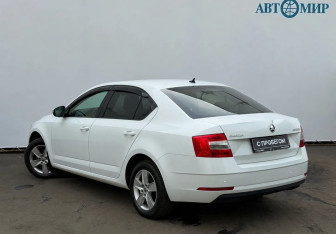 Подержанный автомобиль Skoda Octavia Liftback 2018 года (6 фото)