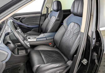 Подержанный автомобиль Voyah Free 2023 года (21 фото)