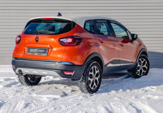 Подержанный автомобиль Renault Kaptur 2017 года (5 фото)