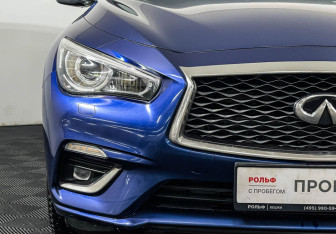 Подержанный автомобиль Infiniti Q50 2018 года (16 фото)