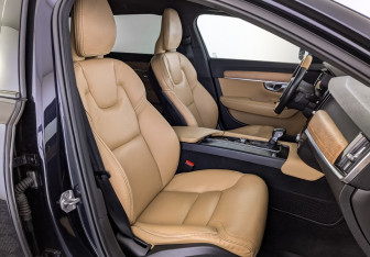 Подержанный автомобиль Volvo V90 2019 года (23 фото)