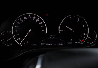 Подержанный автомобиль BMW X3 2021 года (8 фото)