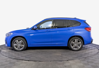 Подержанный автомобиль BMW X1 2021 года (8 фото)