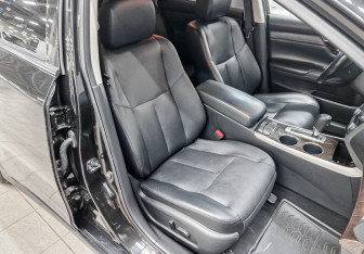 Подержанный автомобиль Nissan Teana 2014 года (22 фото)