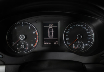 Подержанный автомобиль Volkswagen Jetta Sedan 2012 года (12 фото)