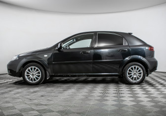Подержанный автомобиль Chevrolet Lacetti Hatchback 2010 года (8 фото)