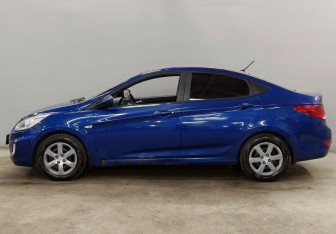 Подержанный автомобиль Hyundai Solaris Sedan 2013 года (8 фото)