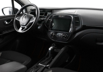 Подержанный автомобиль Renault Kaptur 2020 года (7 фото)