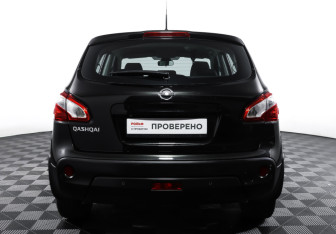 Подержанный автомобиль Nissan Qashqai 2011 года (6 фото)