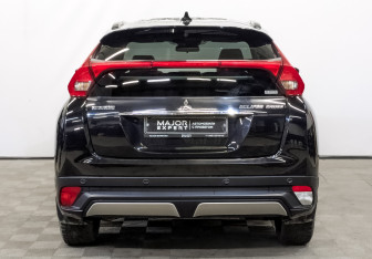 Подержанный автомобиль Mitsubishi Eclipse Cross 2018 года (6 фото)