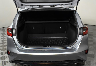 Подержанный автомобиль Kia Ceed Hatchback 2020 года (17 фото)