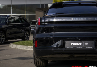 Подержанный автомобиль Zeekr 001 2023 года (39 фото)