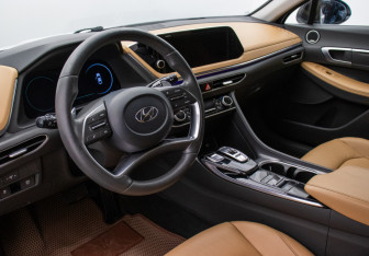 Подержанный автомобиль Hyundai Sonata 2021 года (9 фото)
