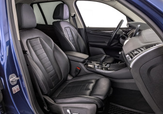 Подержанный автомобиль BMW X3 2018 года (24 фото)