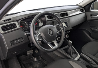 Подержанный автомобиль Renault Arkana 2021 года (16 фото)