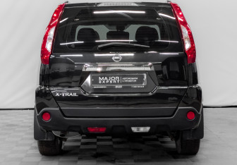 Подержанный автомобиль Nissan X-Trail 2013 года (6 фото)