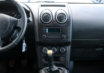 Подержанный автомобиль Nissan Qashqai 2013 года (14 фото)