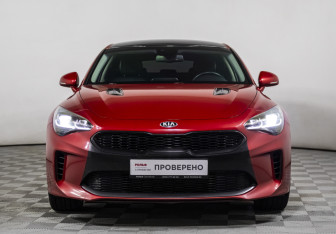 Подержанный автомобиль Kia Stinger 2019 года (2 фото)