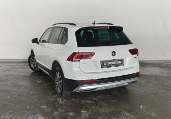 Подержанный автомобиль Volkswagen Tiguan 2020 года (4 фото)