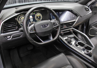 Подержанный автомобиль Geely Tugella 2023 года (15 фото)