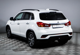 Подержанный автомобиль Mitsubishi ASX 2018 года (7 фото)