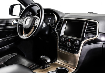 Подержанный автомобиль Jeep Grand Cherokee 2013 года (9 фото)