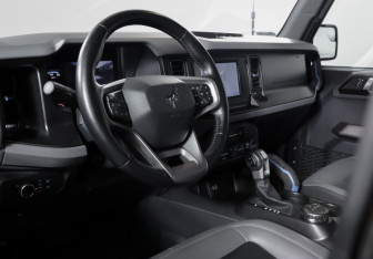 Подержанный автомобиль Ford Bronco 2021 года (14 фото)