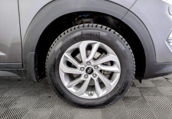 Подержанный автомобиль Hyundai Tucson 2016 года (18 фото)