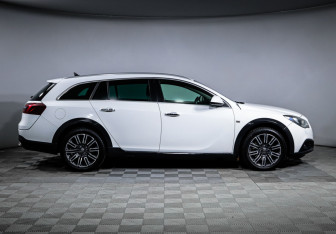 Подержанный автомобиль Opel Insignia Wagon 2015 года (4 фото)