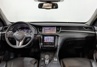 Подержанный автомобиль Infiniti QX50 2018 года (14 фото)