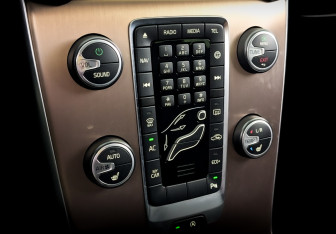 Подержанный автомобиль Volvo V40 Hatchback 2019 года (26 фото)