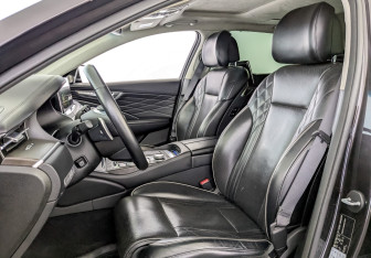 Подержанный автомобиль Kia K900 2019 года (20 фото)