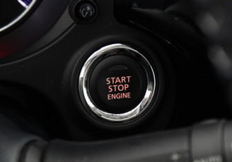 Подержанный автомобиль Mitsubishi Outlander 2022 года (15 фото)