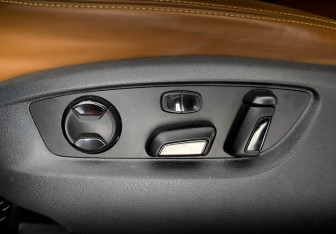 Подержанный автомобиль Volkswagen Touareg 2013 года (21 фото)