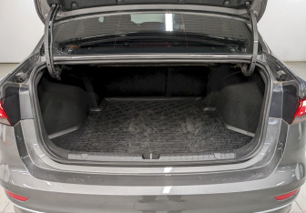 Подержанный автомобиль Geely Emgrand 2024 года (10 фото)