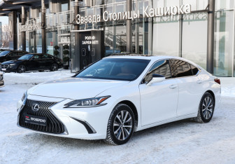 Подержанный автомобиль Lexus ES 2021 года (1 фото)