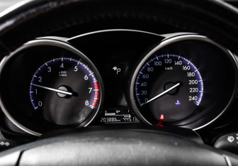 Подержанный автомобиль Mazda 3 Sedan 2012 года (10 фото)