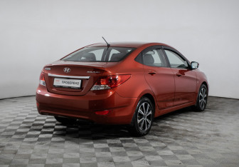 Подержанный автомобиль Hyundai Solaris Sedan 2013 года (5 фото)