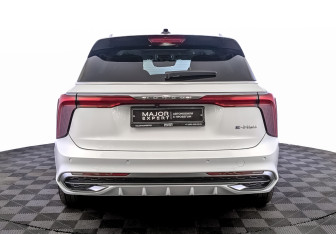 Подержанный автомобиль Hongqi E-HS9 2023 года (6 фото)