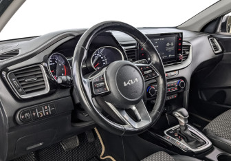 Подержанный автомобиль Kia Ceed Wagon 2021 года (15 фото)