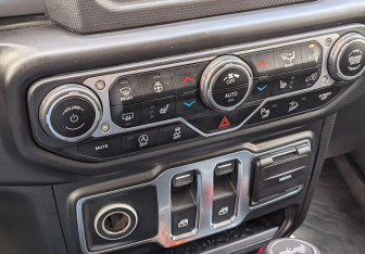 Подержанный автомобиль Jeep Wrangler 2019 года (18 фото)