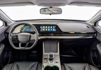 Подержанный автомобиль Omoda C5 2024 года (14 фото)
