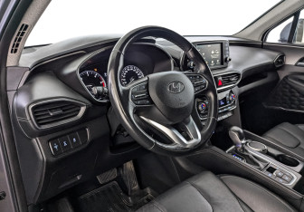 Подержанный автомобиль Hyundai Santa Fe 2019 года (15 фото)