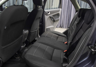 Подержанный автомобиль Ford Focus Hatchback 2008 года (12 фото)