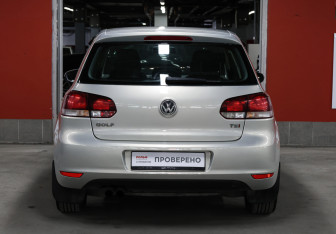 Подержанный автомобиль Volkswagen Golf Hatchback 2012 года (6 фото)