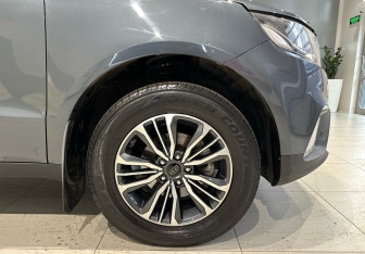 Подержанный автомобиль Geely Emgrand X7 2019 года (8 фото)