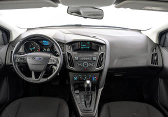 Подержанный автомобиль Ford Focus Hatchback 2018 года (14 фото)