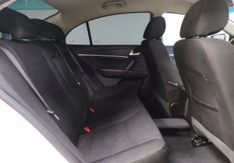 Подержанный автомобиль Geely Emgrand EC7 Sedan 2016 года (13 фото)