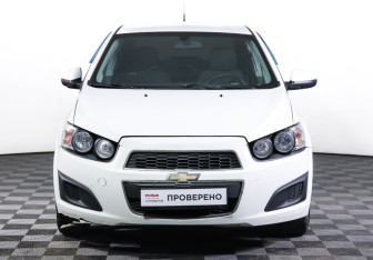 Подержанный автомобиль Chevrolet Aveo Sedan 2013 года (2 фото)