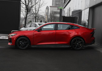 Подержанный автомобиль Changan UNI-V 2023 года (8 фото)